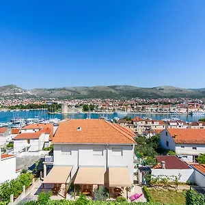 3* Pensjonat Carija