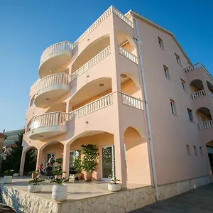 Kaja - Right Next To The Apartman